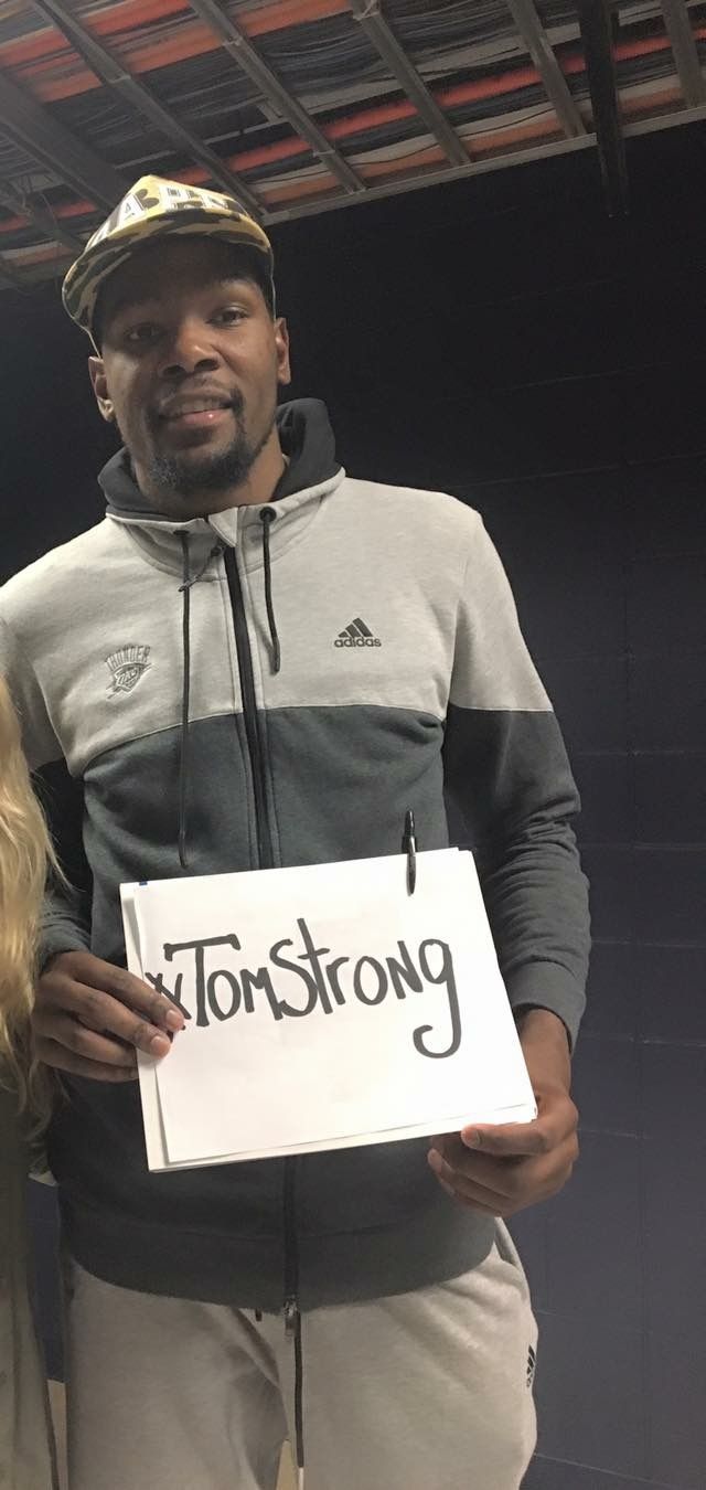 0419TOMSTRONG2